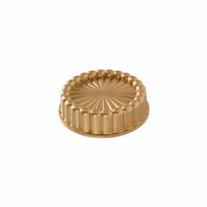Forma na bábovku v zlatej farbe Nordic Ware Charlotte